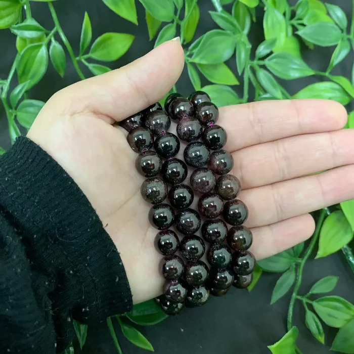 Unisex 10mm Garnet Gemstone Round Bead Stretch Bracelet – GB253 – Gem Avenue