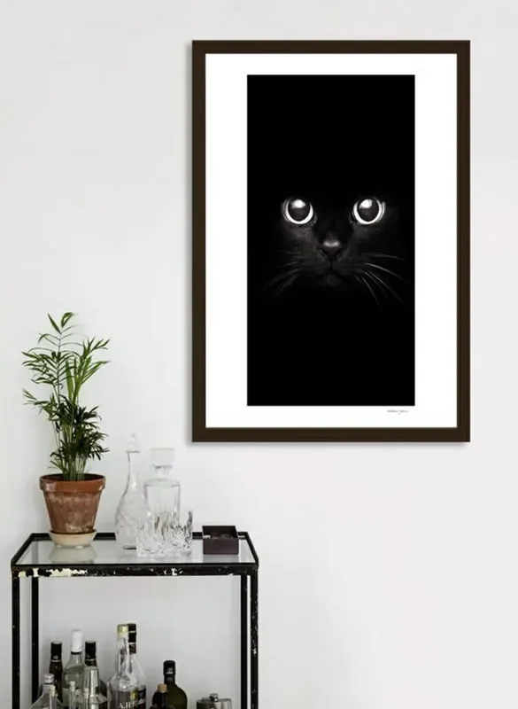 Vector Frame – Sleek Solid Wood Frame for Modern Wall Art